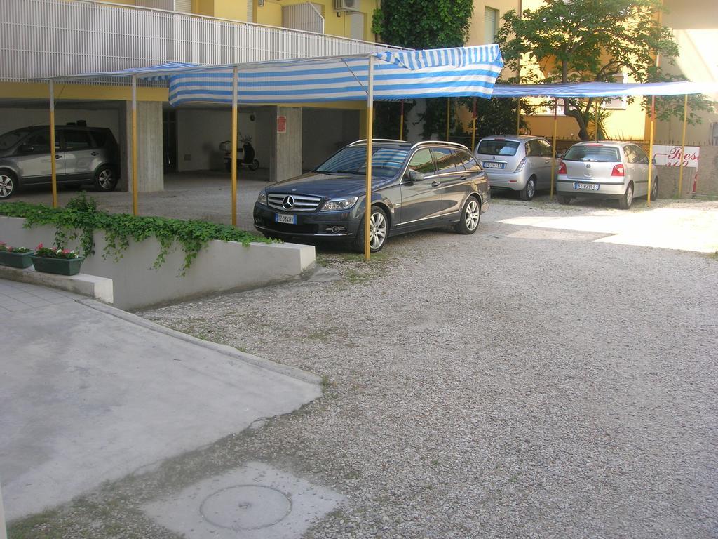 Residence Suisse Cattolica Eksteriør billede
